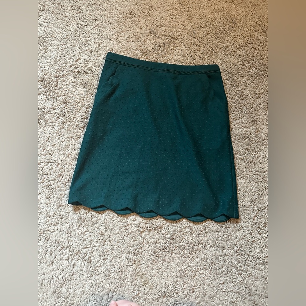 Scalloped Green Textured Mini Skirt - Skies are Blue size M